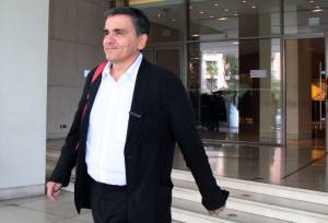 Τα δημοσιονομικά μεγέθη στο «τραπέζι» κυβέρνησης-θεσμών