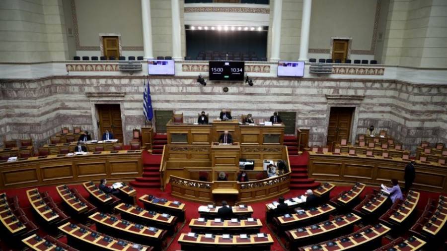 Βουλή: Στο επίκεντρο της συζήτησης η υποχρεωτικότητα των εμβολιασμών