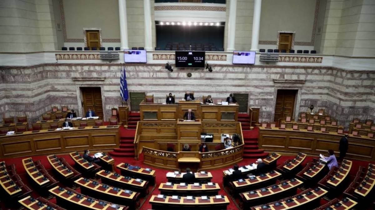 Βουλή: Στο επίκεντρο της συζήτησης η υποχρεωτικότητα των εμβολιασμών