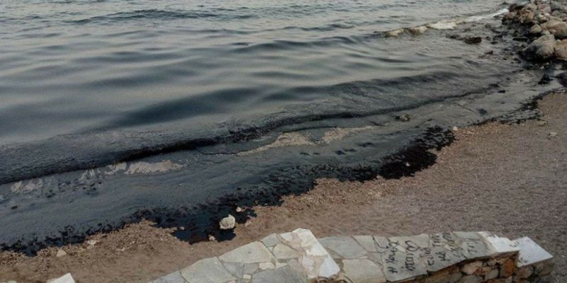 ΥΠΕΝ: Οι ενέργειες για την αντιμετώπιση της ρύπανσης στη Σαλαμίνα