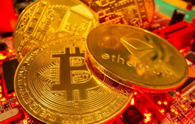 Σε επίπεδα Δεκεμβρίου 2020 έπεσε το Bitcoin- Καταποντίζονται τα κρυπτονομίσματα