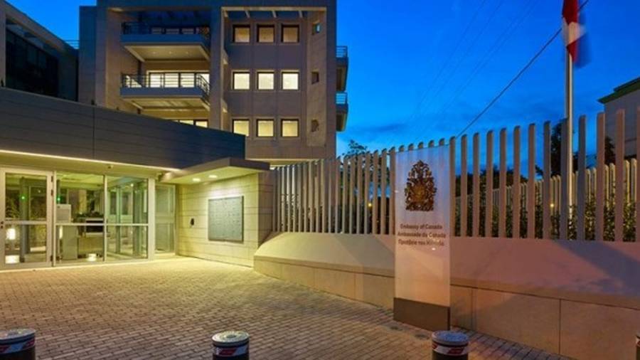 Άγνωστοι δράστες επιτέθηκαν στην πρεσβεία του Καναδά