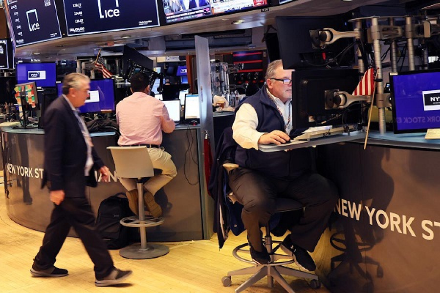 Επιστροφή στις απώλειες για τη Wall Street