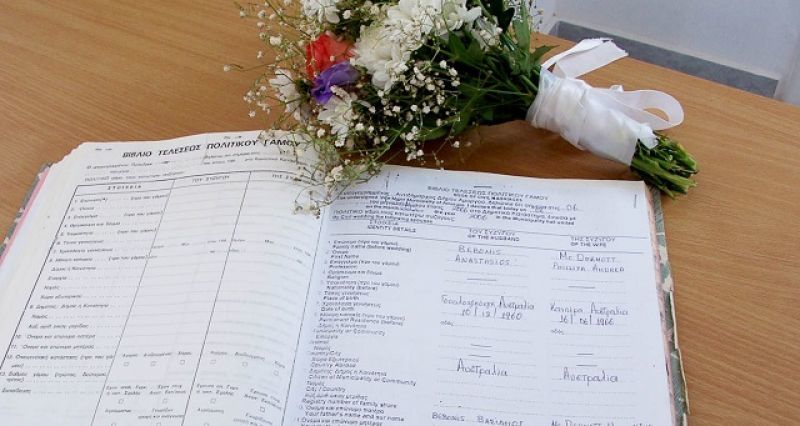 ΕΛΣΤΑΤ: Μετά τα 30 παντρεύονται με πολιτικό γάμο οι Έλληνες