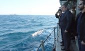 Καμμένος: Στεφάνι στα Ίμια υπό το βλέμμα της τουρκικής ακτοφυλακής