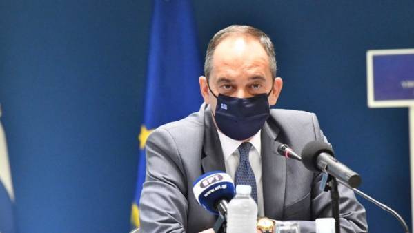 Σε προληπτικό κατ΄οίκον περιορισμό και ο Γιάννης Πλακιωτάκης
