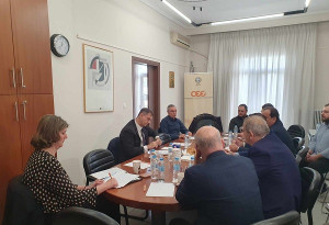 Διασύνδεση ταμειακών-POS: Τι είπε ο Θεοχάρης για το ενδεχόμενο παράτασης