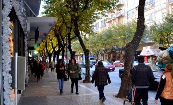 Καταγγελίες για καταστήματα που άνοιξαν και στις 2 Ιανουαρίου