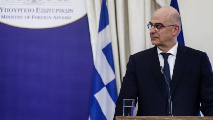 Την Τρίτη η τηλεφωνική επικοινωνία Δένδια - Ζαρίφ