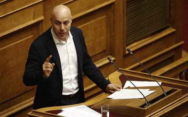Αμυράς: Αποχωρεί από το Ποτάμι και δηλώνει ανεξάρτητος