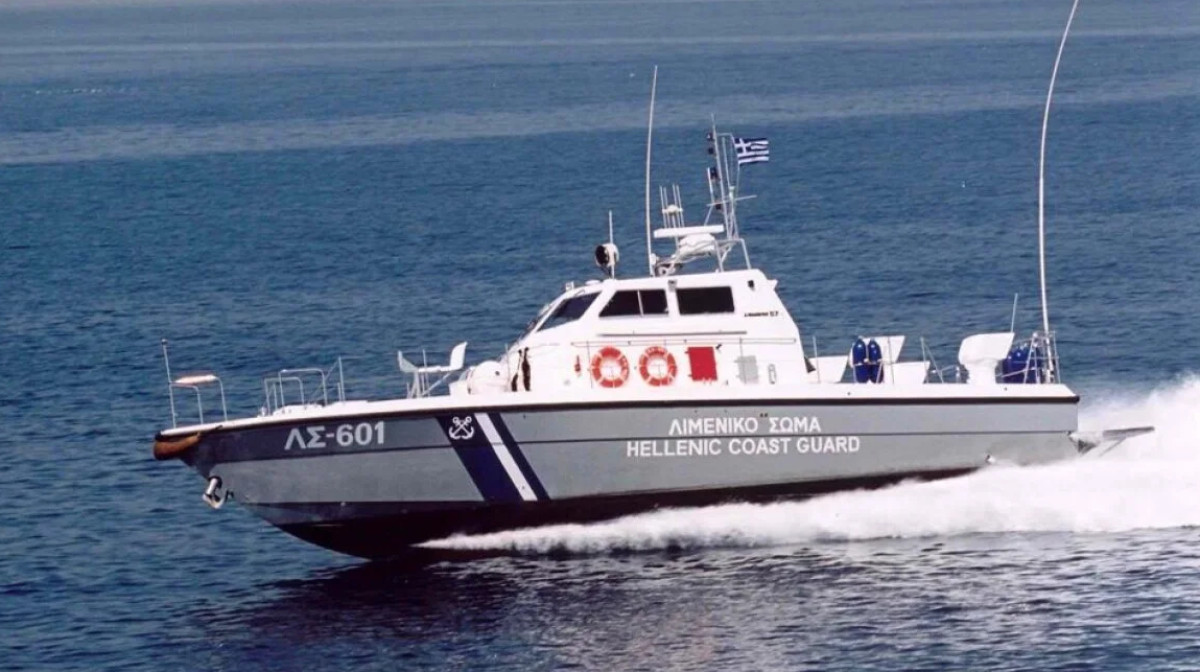 Ναυάγιο με ένα νεκρό και τέσσερις αγνοούμενους μετανάστες στη Σάμο
