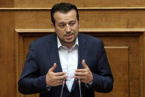 Παππάς κατά Καραμανλή: Ιδιωτικοποιεί τον σιδηρόδρομο- Ακρωτηριάζει τον ΟΣΕ