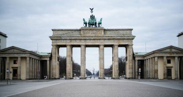 Γερμανία: Πλάνο επέκτασης των ταξιδιωτικών περιορισμών για μη Ευρωπαίους