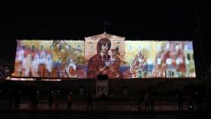 Τι περίμεναν να προβληθεί στη Βουλή προς τιμήν των ΕΔ; Η Κοκκινοσκουφίτσα;