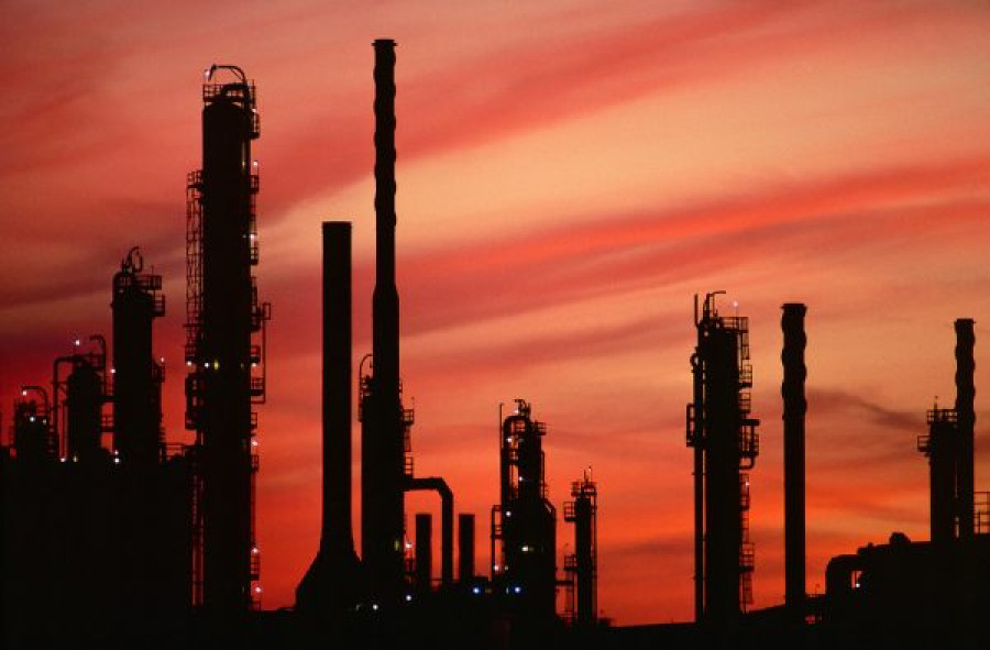 Οι ανησυχίες για τη ζήτηση αποδυναμώνουν το πετρέλαιο-«Βυθίζεται» το αέριο