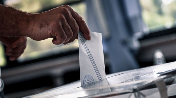 Δημοσκόπηση Real Polls: Πώς αλλάζει το πολιτικό σκηνικό μετά την «κάθοδο» Καρυστιανού