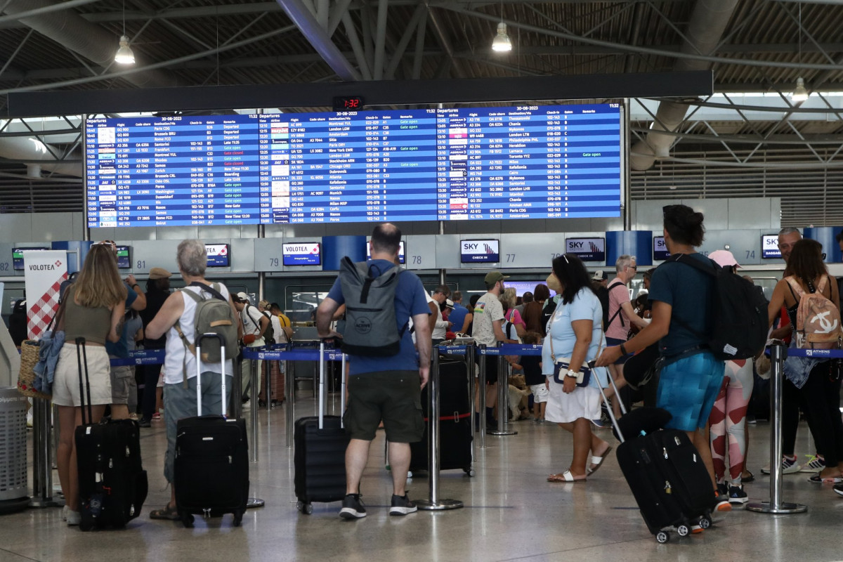 Πράσινο φως από την ΕΕ για νέους κανόνες στις πτήσεις: Αποζημιώσεις έως €600 για καθυστερήσεις πτήσεων