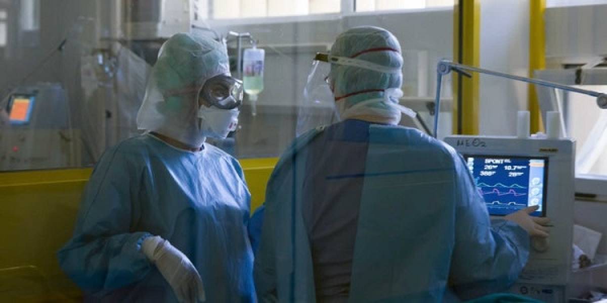 Κορονοϊός-Ελλάδα: 32 θάνατοι, 800 κρούσματα και 362 διασωληνωμένοι