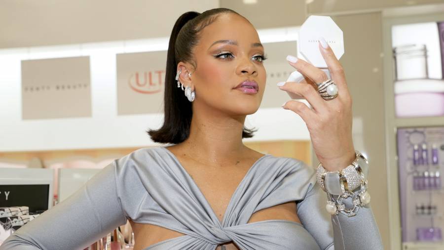 H Rihanna έκανε αίτηση για να πουλάει προϊόντα στο metaverse