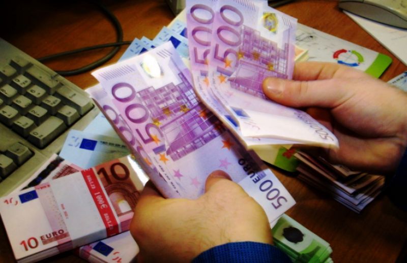Συνεχίζεται η επιστροφή καταθέσεων στις ελληνικές τράπεζες
