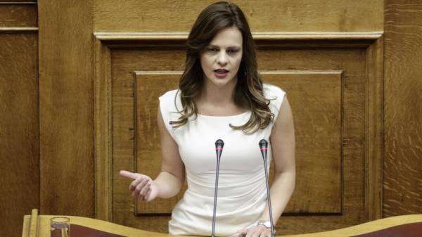Αχτσιόγλου: «Βόμβα» στην κοινωνική ασφάλιση από την κυβέρνηση