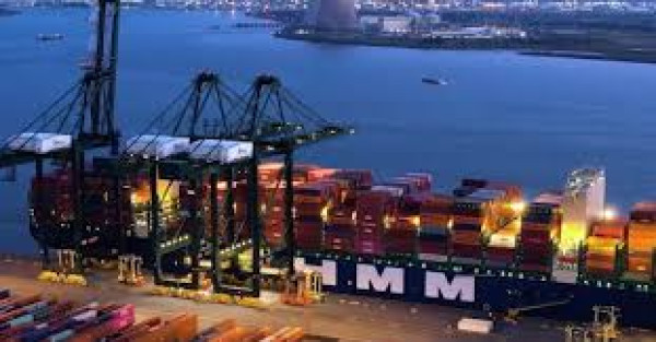 Samsung vs HMM, COSCO και Zim Lines για αθέτηση συμφωνιών μεταφοράς