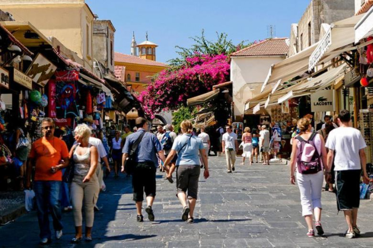 Πάνω από 3 δισ. ευρώ οι ταξιδιωτικές εισπράξεις τον Απρίλιο