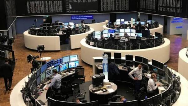 Πτωτικό το φινάλε της εβδομάδας στις ευρωαγορές