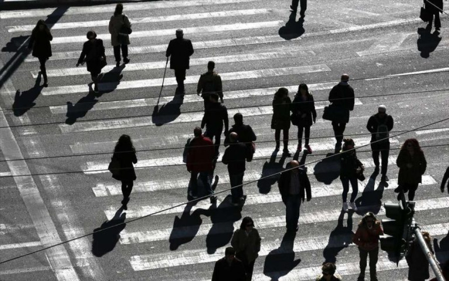 Υποχώρησε στο 12,4% η ανεργία το β’ τρίμηνο- Ποιοι πλήττονται
