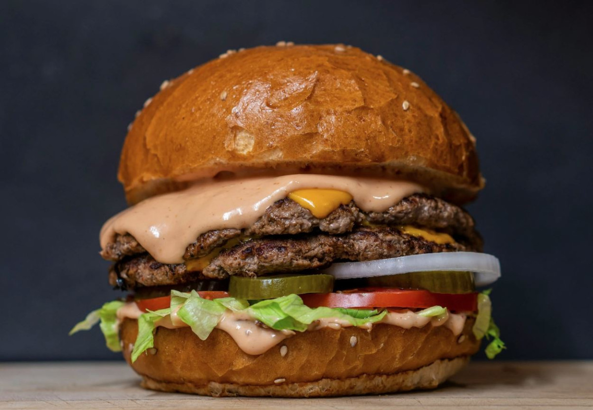 Αυτά τα burger spots της πόλης πρέπει να μπουν (άμεσα) στη λίστα σου