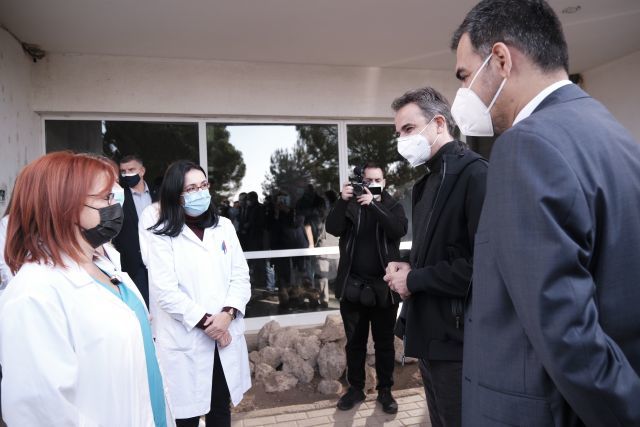 Τι είδε και τι είπε ο Μητσοτάκης στα Γιαννιτσά για τον πατέρα του και τον Ανδρέα