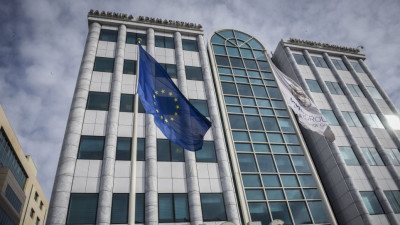 Ελεγχόμενες πιέσεις στο Χρηματιστήριο Αθηνών περιμένοντας την ΕΚΤ