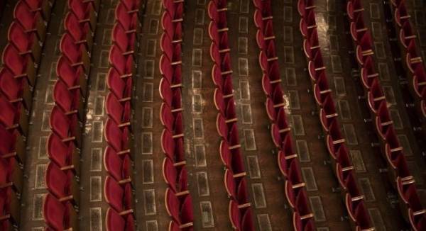 Η τρομακτική εικόνα για την οικονομική κρίση στο θέατρο