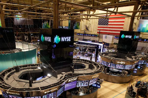 Νέα άνοδος και με ανατροπή για τη Wall Street