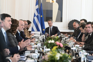 Τι περιλαμβάνει το νομοσχέδιο για ιδιωτική ασφάλιση και κρατική αρωγή