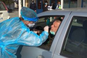 ΕΟΔΥ: 157 κρούσματα σε 8.318 rapid test μέσω Drive Through