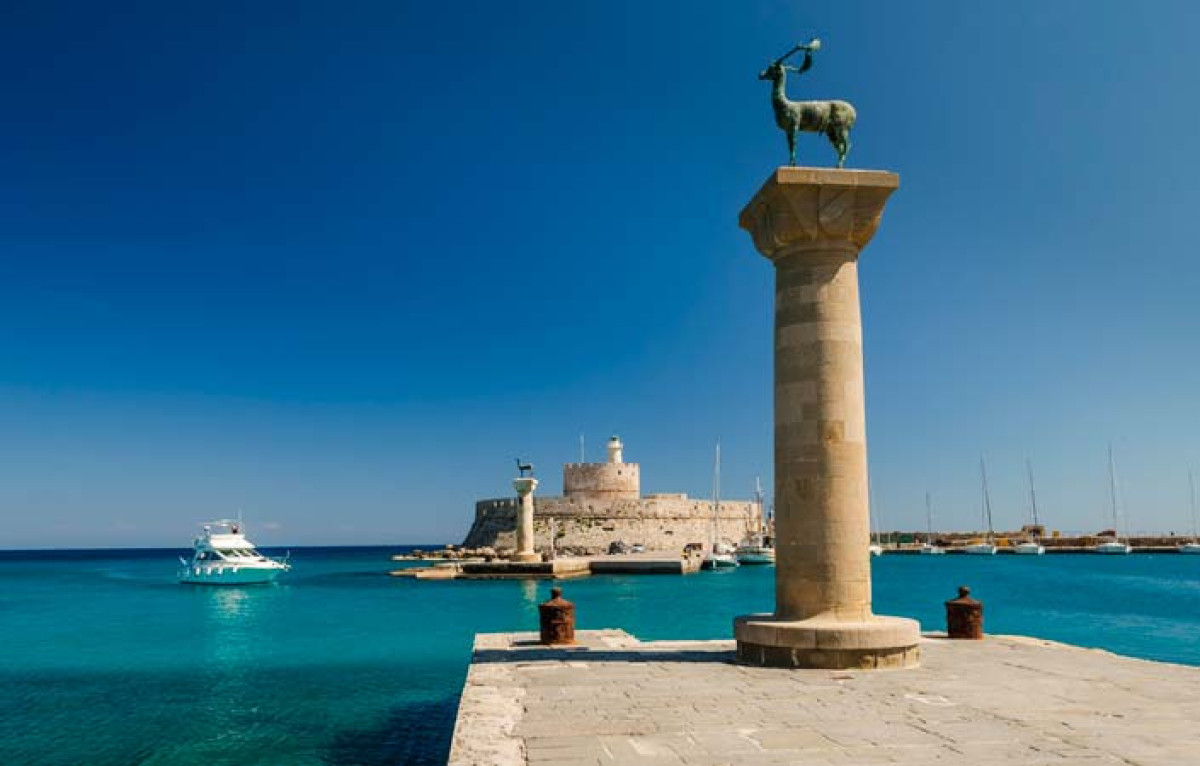 Τουρισμός: Ο Αύγουστος δίνει ανάσα και το last minute αλλάζει τα δεδομένα