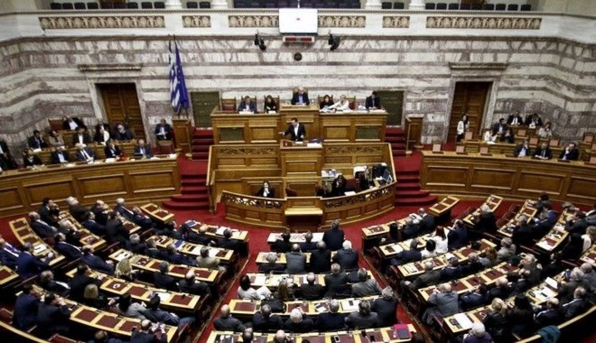 Live η συζήτηση στη Βουλή για την ψήφο εμπιστοσύνης