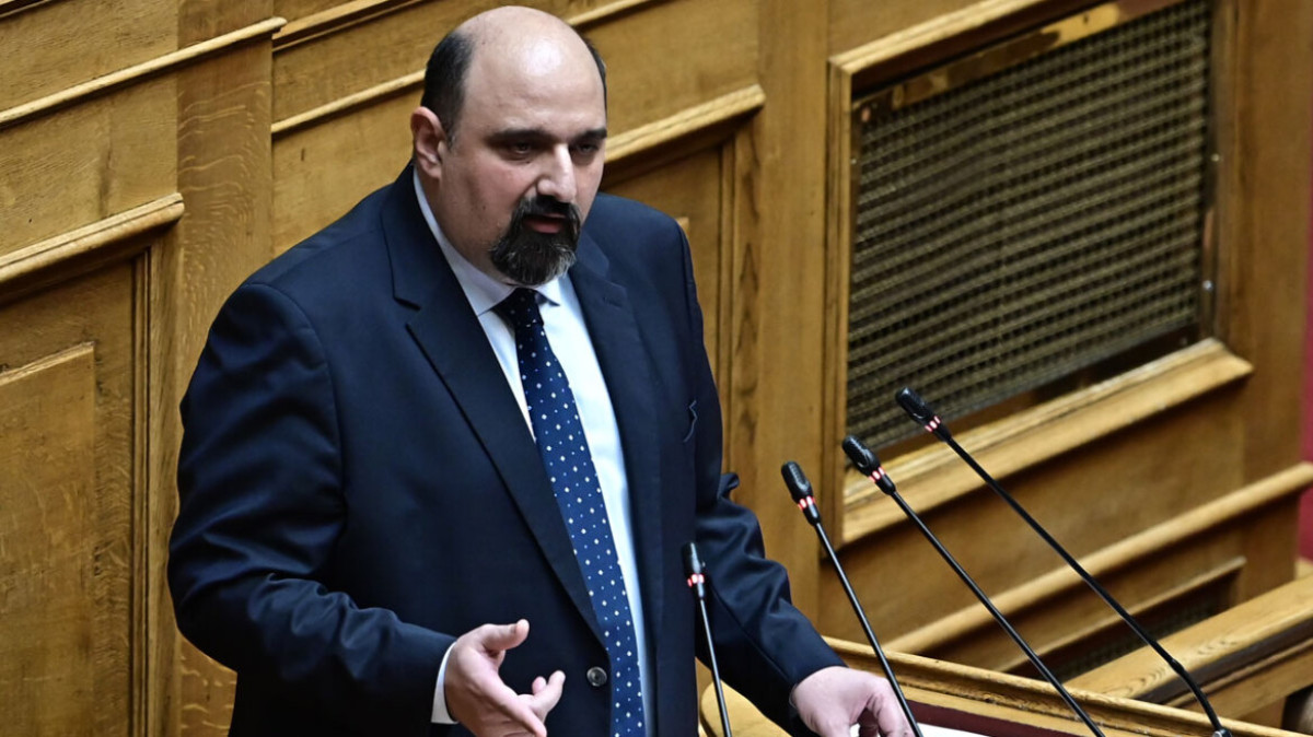 Συγγενείς θυμάτων Τεμπών για Τριαντόπουλο: Κάνουν λόγο για εμπαιγμό