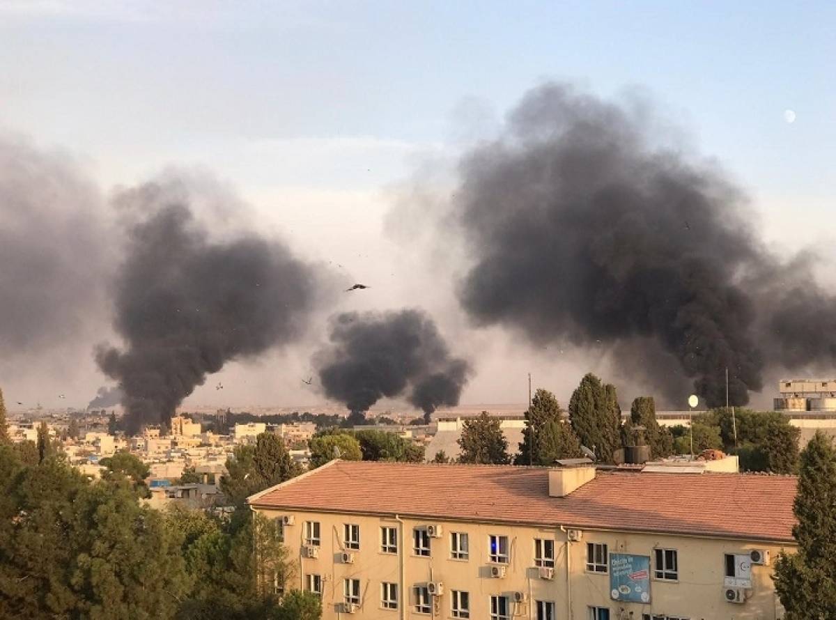 Εκκένωση δύο καταυλισμών στη Συρία από τις τουρκικές επιθέσεις