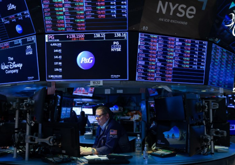 «Ανάσες» στη Wall Street λόγω του φρένου στο «ράλι» ομολόγων