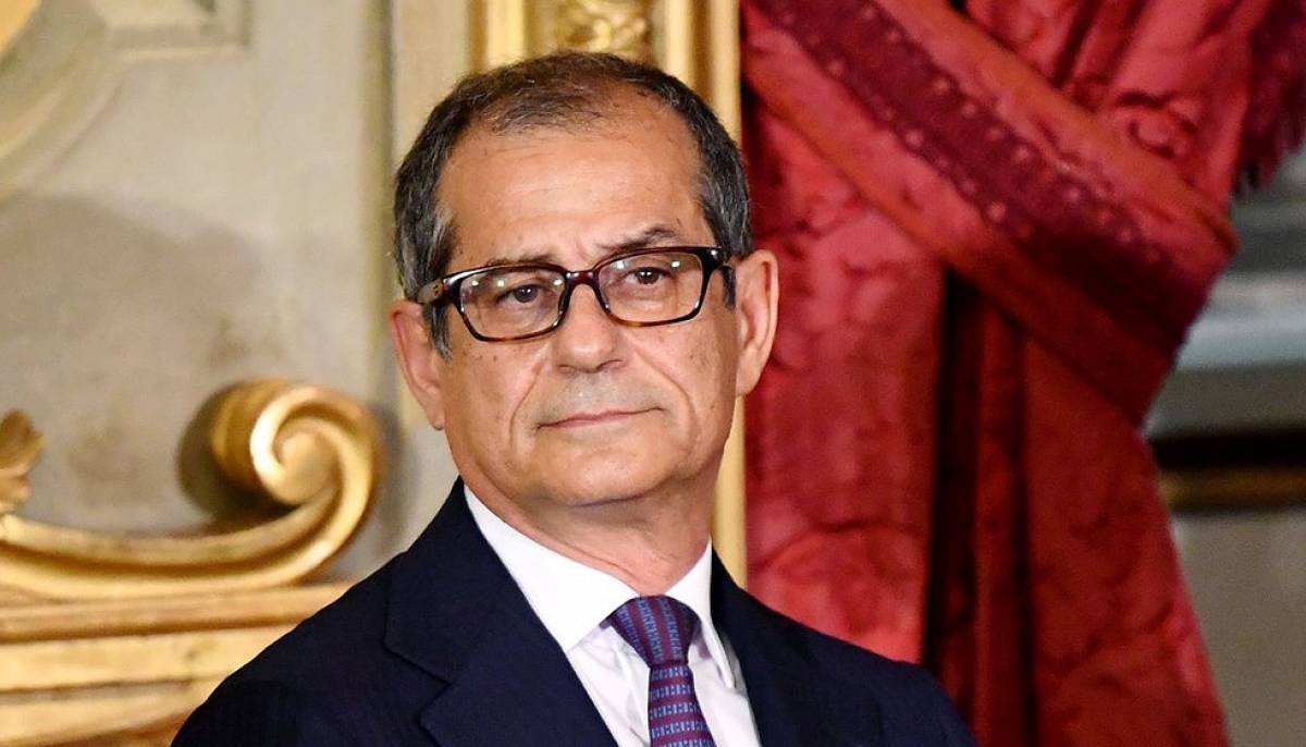 Τρία σε Κομισιόν: Δεν είναι διαπραγματεύσιμες οι προβλέψεις ανάπτυξης