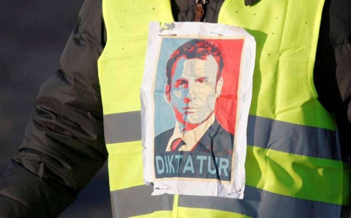 Νίκη των «Κίτρινων Γιλέκων»-Ο Μακρόν αναστέλλει την αύξηση στα καύσιμα