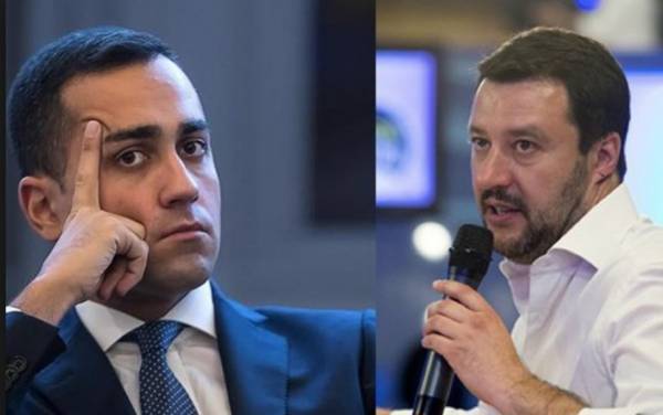 Υποχωρούν στα γκάλοπ Πέντε Αστέρια και Λέγκα