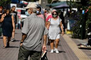 Οι κανόνες μετά το καλοκαίρι: Πιο αυστηρό πλαίσιο για ανεμβολίαστους