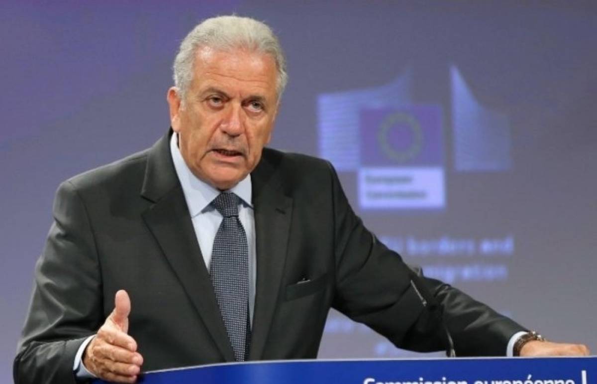 Αβραμόπουλος: «Βλέπει» μείωση των προσφυγικών ροών από Τουρκία σε Ελλάδα!