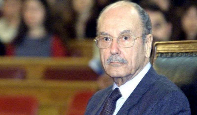 Με τιμές αρχηγού κράτους η κηδεία του Κωστή Στεφανόπουλου