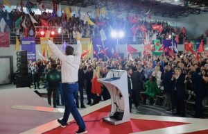Πρόεδρε, φύγε με φόρα!
