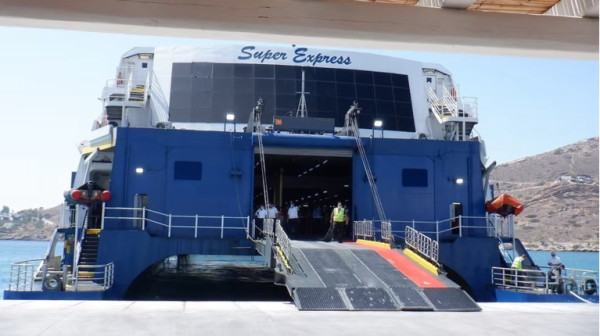 Πρόσκρουση του ταχύπλοου «Super Express» στη Mύκονο–Απαγόρευση απόπλου