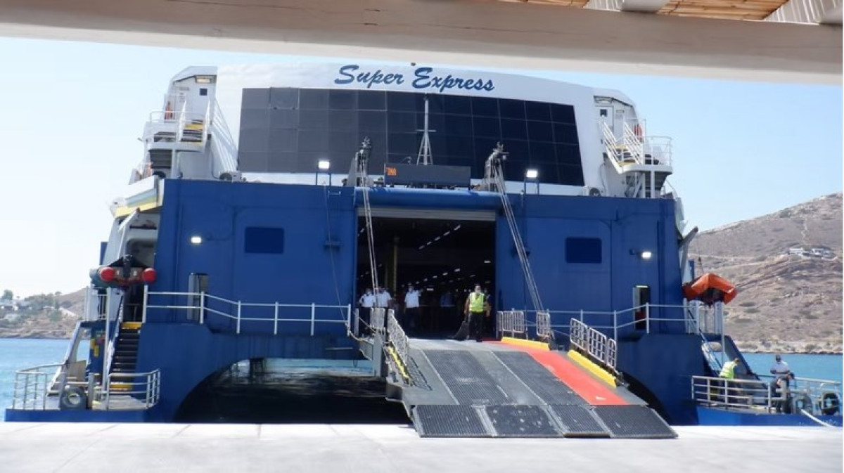 Πρόσκρουση του ταχύπλοου «Super Express» στη Mύκονο–Απαγόρευση απόπλου